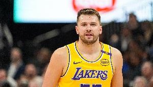 app下载-别被搞心态！东契奇首节8投仅2中&amp;三分3中0仅拿4分3板